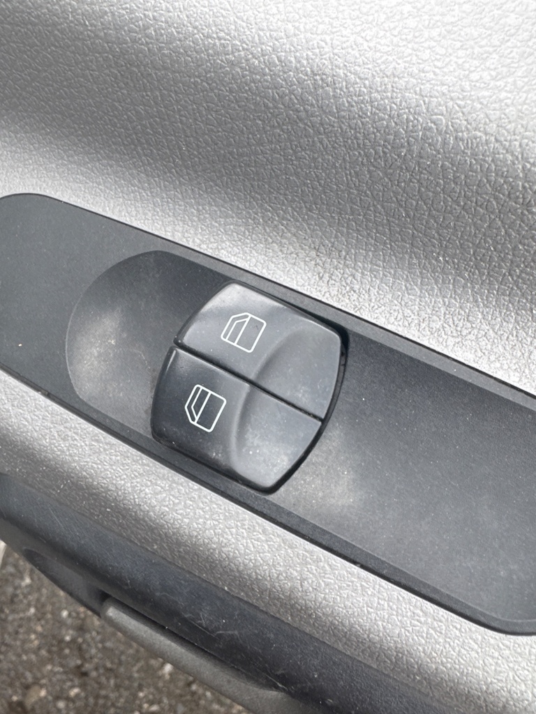 [EPE-108915] Interruptor elevalunas eléctrico delantero derecho para Mercedes-Benz Sprinter 2015