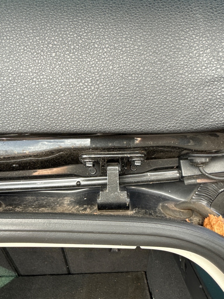 [EPE-109552] Bisagra portón trasero derecha VW Passat B7R 2017