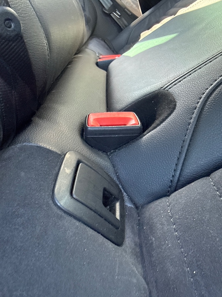 [EPE-109602] Cinturón de seguridad trasero Stalk Fila Central RH para VW Passat 2.0 TDI 2017