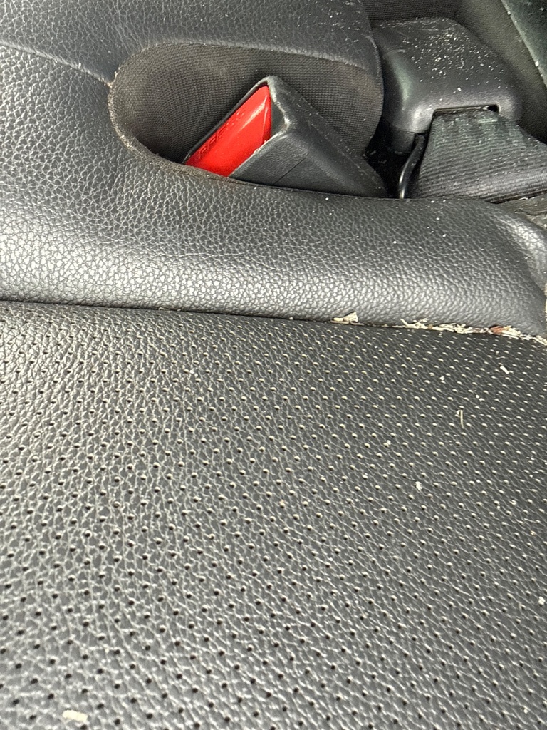 [EPE-109886] Cinturón de seguridad trasero Stalk Fila Central LH Hyundai Tucson 1.7 CRDi 2015