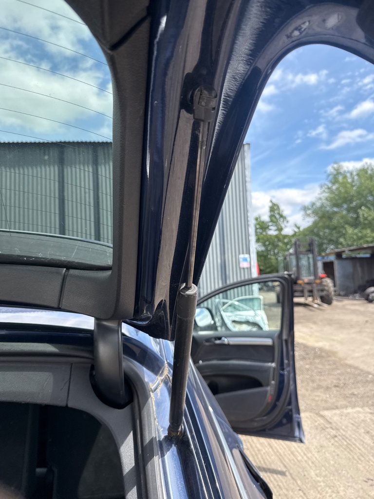 [EPE-109774] Amortiguador portón trasero derecho Audi Q7 4LB 2011