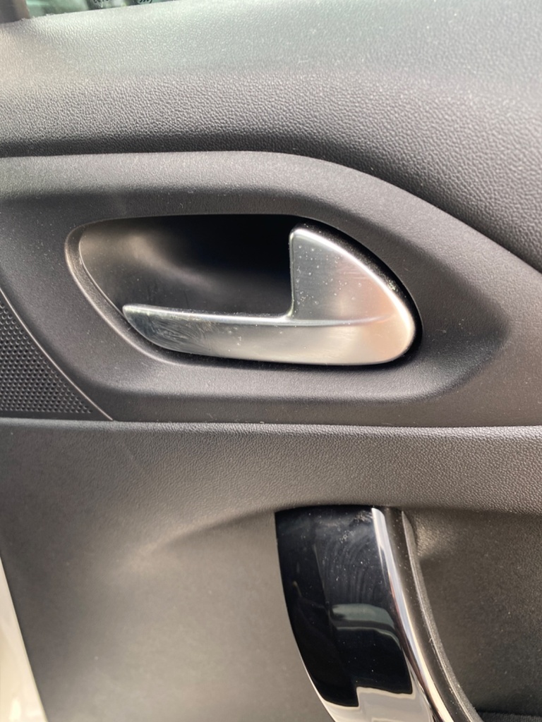 [EPE-110587] Tirador interior puerta trasera derecho Peugeot 208 2018 EWP White