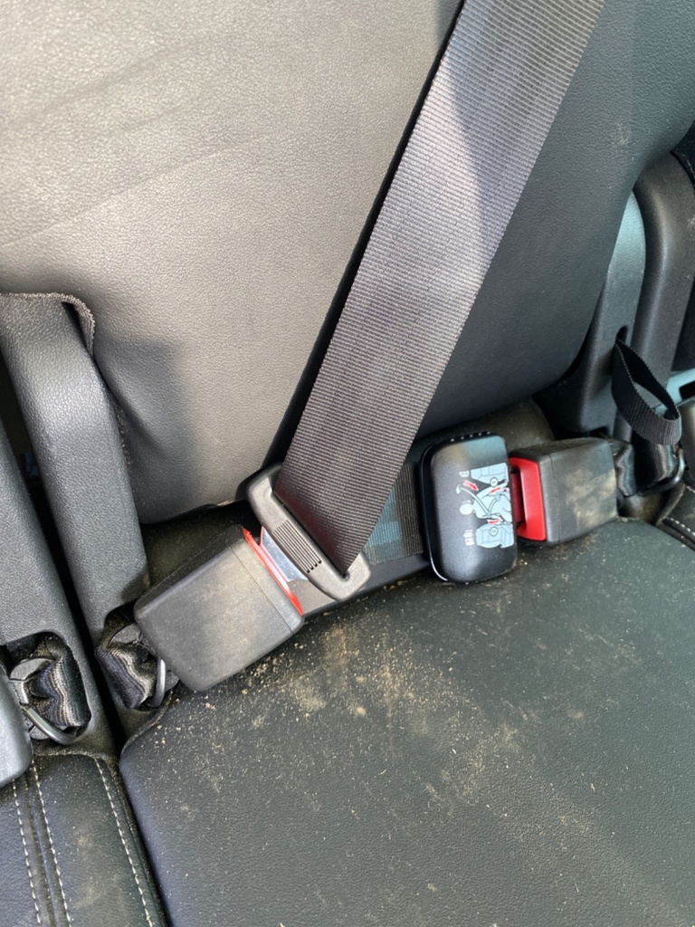 [EPE-110737] Cinturón de seguridad trasero central para Skoda Karoq 1.5 TSI 2021
