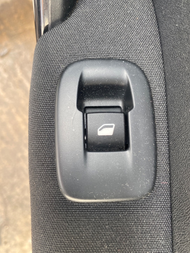 [EPE-110593] Pulsador elevalunas trasero derecho 2018 Peugeot 208 EWP White