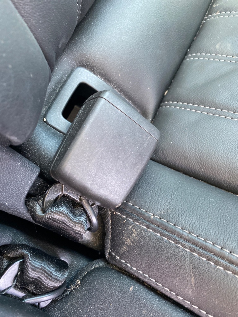 [EPE-110738] Cinturón de seguridad trasero Skoda Karoq 1.5 TSI 2021