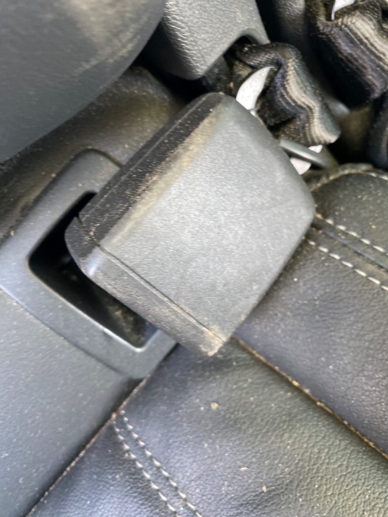 [EPE-110739] Cinturón de seguridad trasero Stalk fila central RH para Skoda Karoq 1.5 TSI 2021