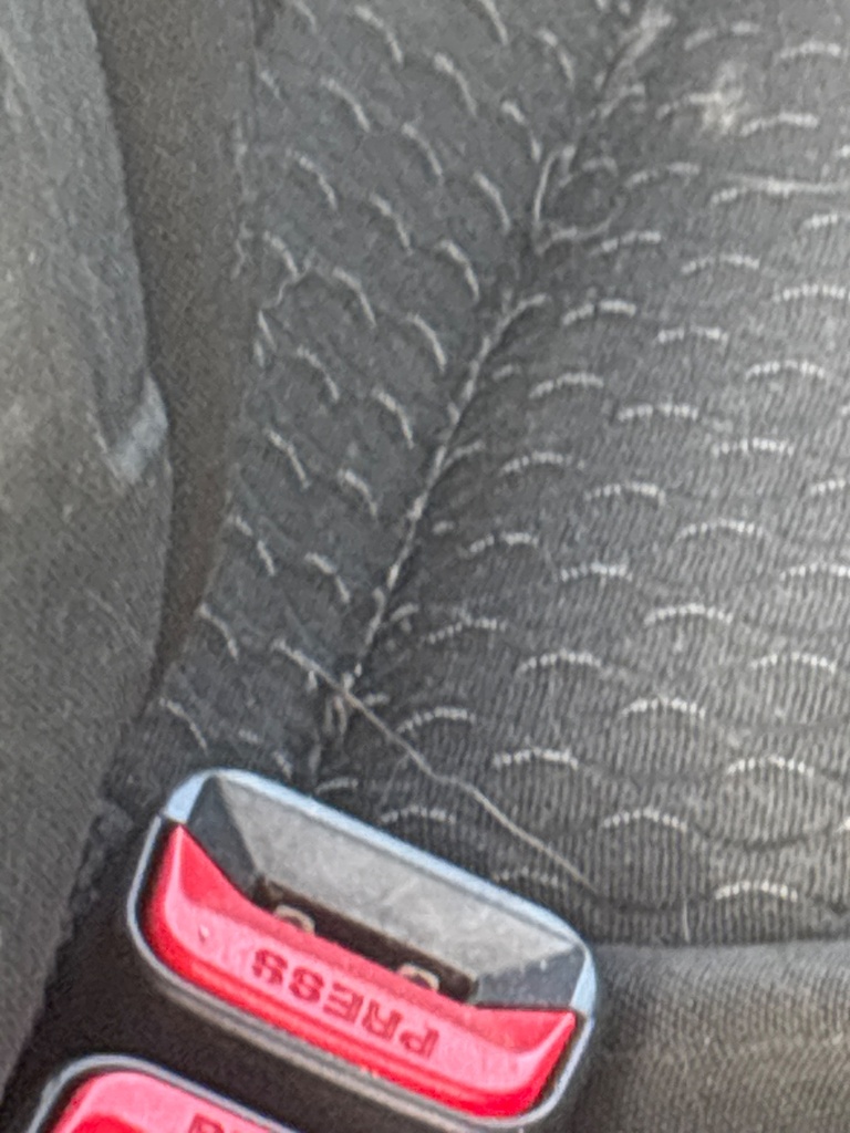 [EPE-110873] Cinturón de seguridad trasero fila central LH Hyundai IX35 1.6 2012