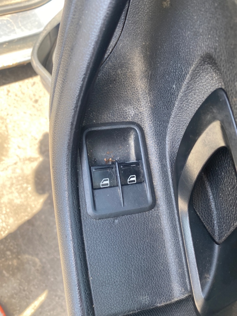 [EPE-111007] Motor elevalunas puerta delantera derecha Skoda Fabia 2013