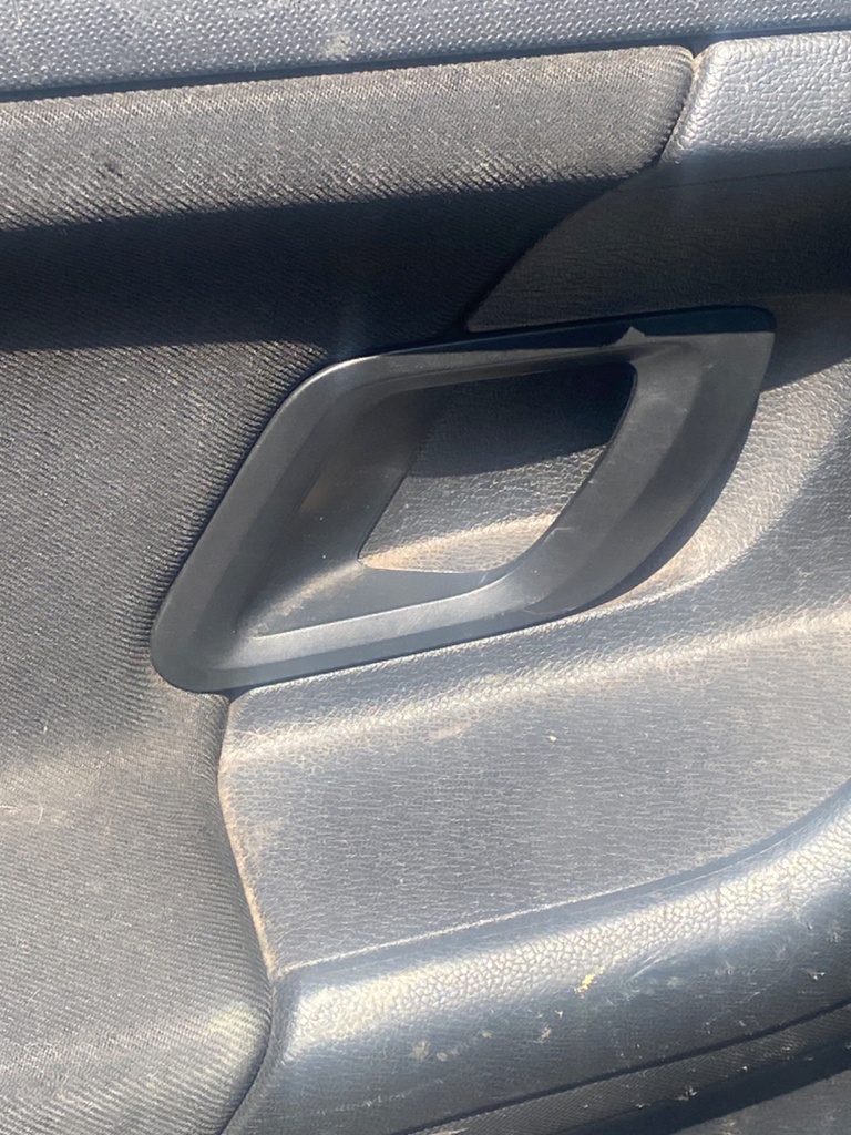 [EPE-111058] Tirador de puerta trasero interior izquierdo Skoda Fabia 2013