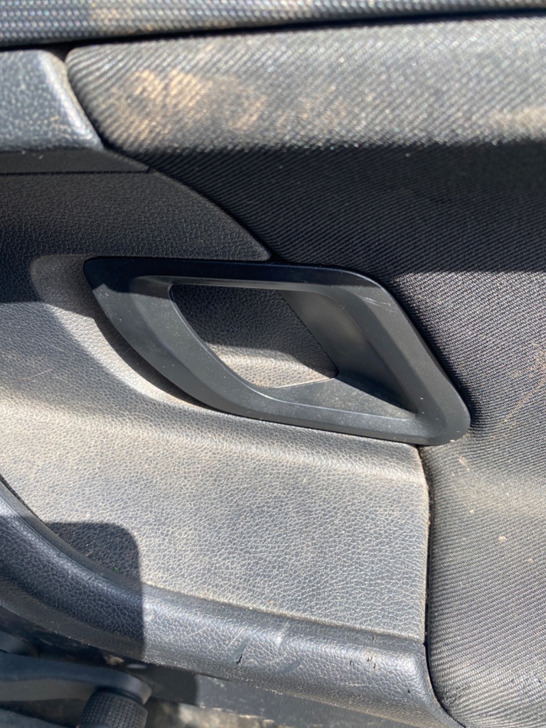 [EPE-111093] Tirador interior puerta trasera derecho para Skoda Fabia 2013