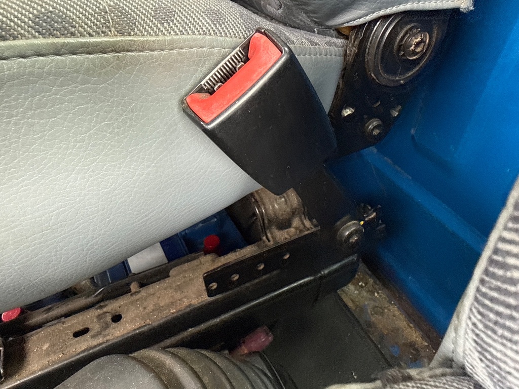 [EPE-111151] Interruptor de cinturón seguridad delantero derecho Ford Transit 2.4 TDCI 2007