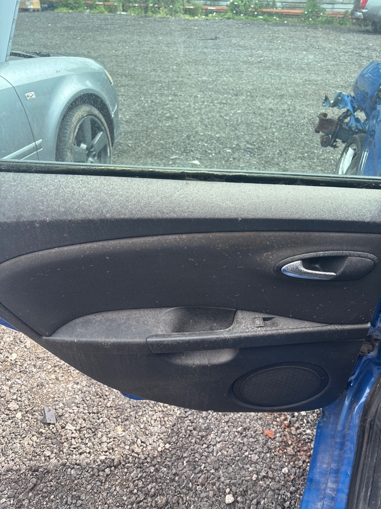 [EPE-111396] Arnés cableado puerta trasera izquierda Seat Leon Z5F 2010