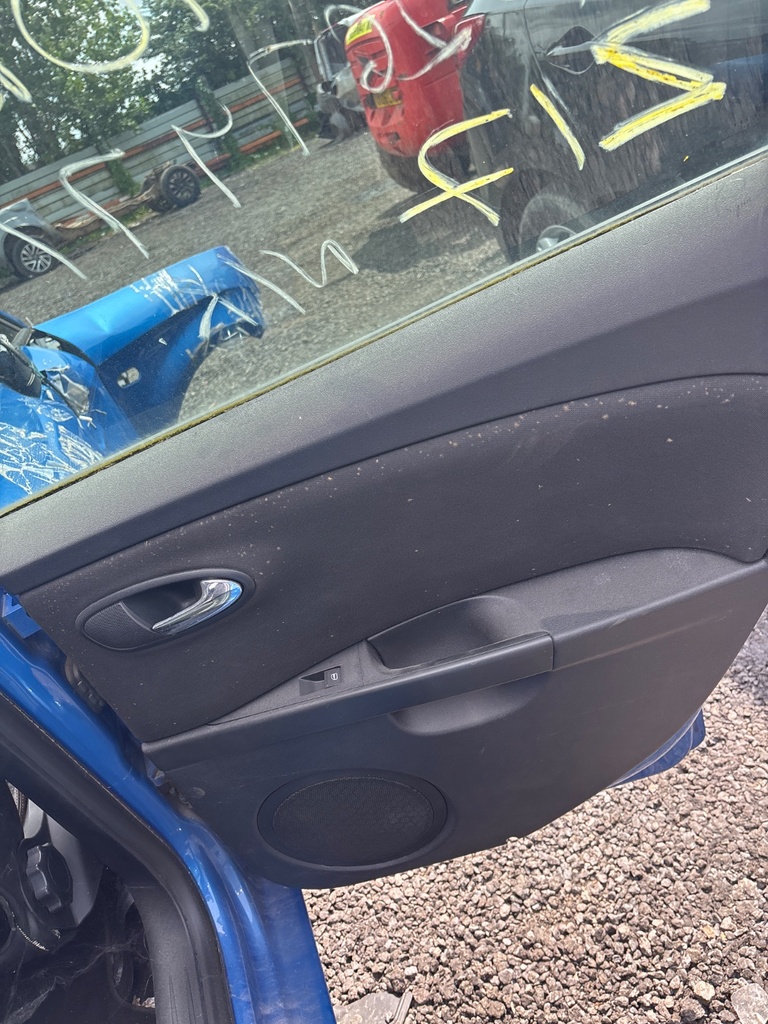 [EPE-111427] Altavoz de puerta trasero derecho para Seat Leon 2010