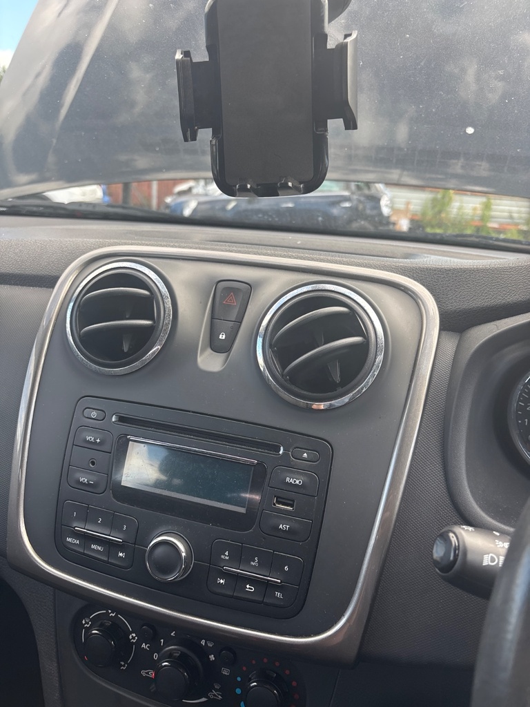 [EPE-111578] Salida de aire calefacción salpicadero Dacia Sandero 2014