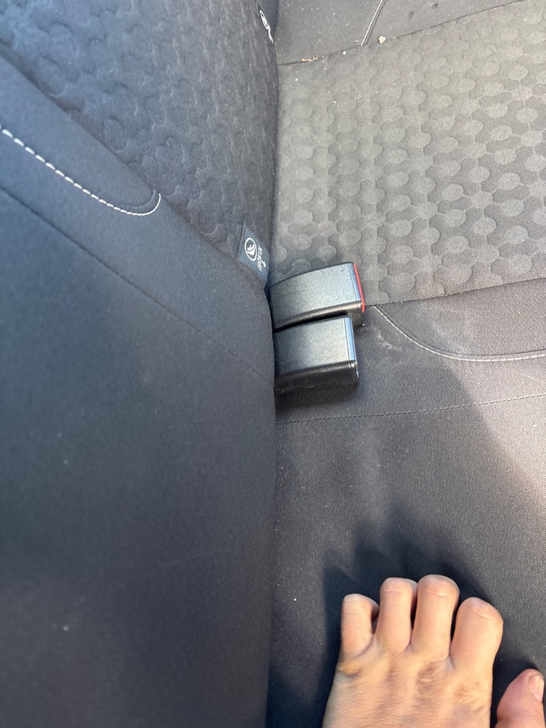 [EPE-111633] Cinturón de seguridad trasero central Dacia Sandero 2014 1.0 TCe 90CV (H4B400)