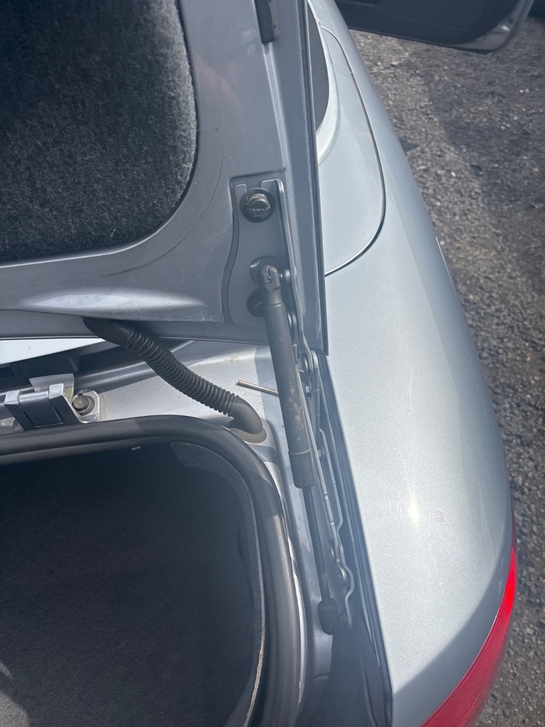 [EPE-111907] Amortiguador portón trasero derecho para Audi A4 B7 8HE (2006-2009)