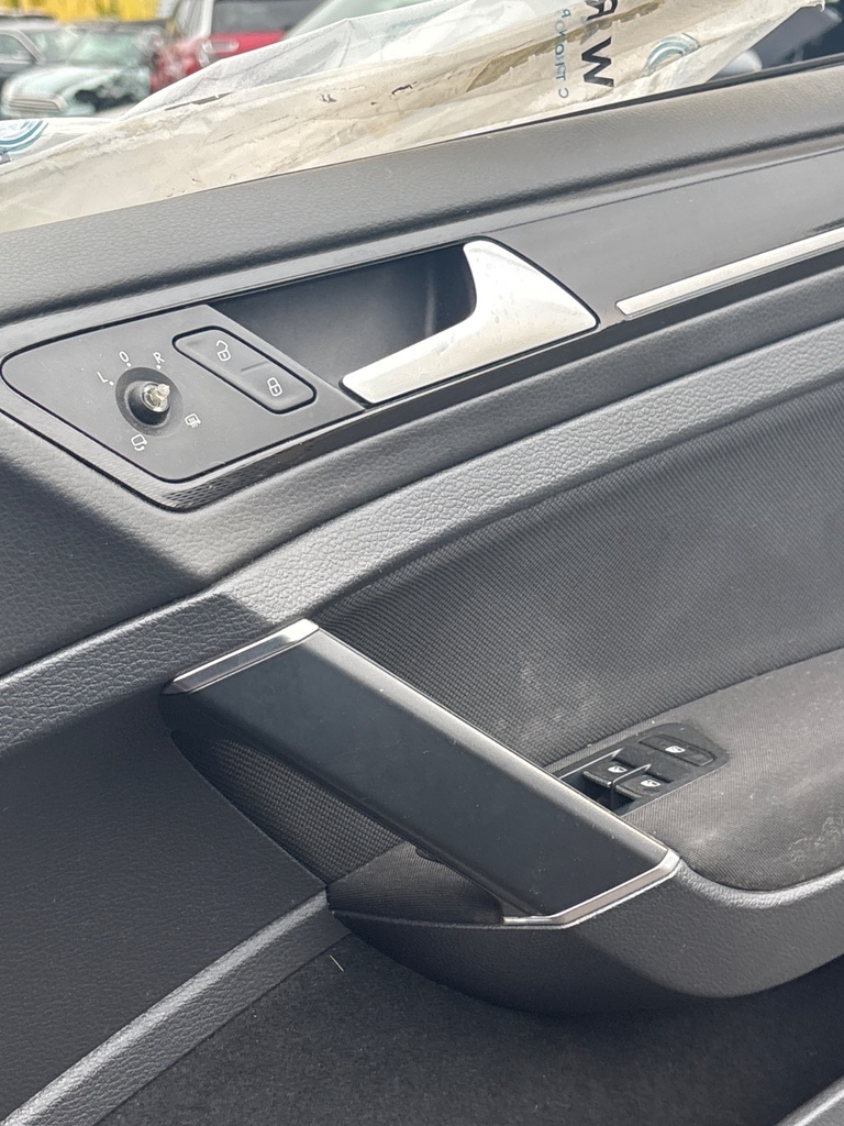 [EPE-112096] Tirador puerta delantera interior derecho VW Golf 2016 negro