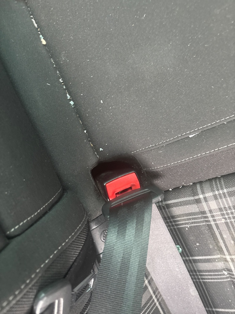 [EPE-112201] Cinturón de seguridad trasero Stalk Fila Central RH para VW Golf 2.0 GTD 2016