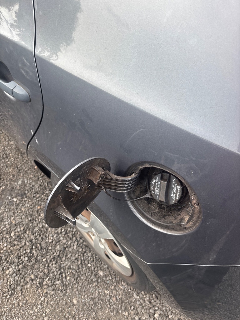 [EPE-112266] Tapa de combustible Hyundai i30 2010 G4FA