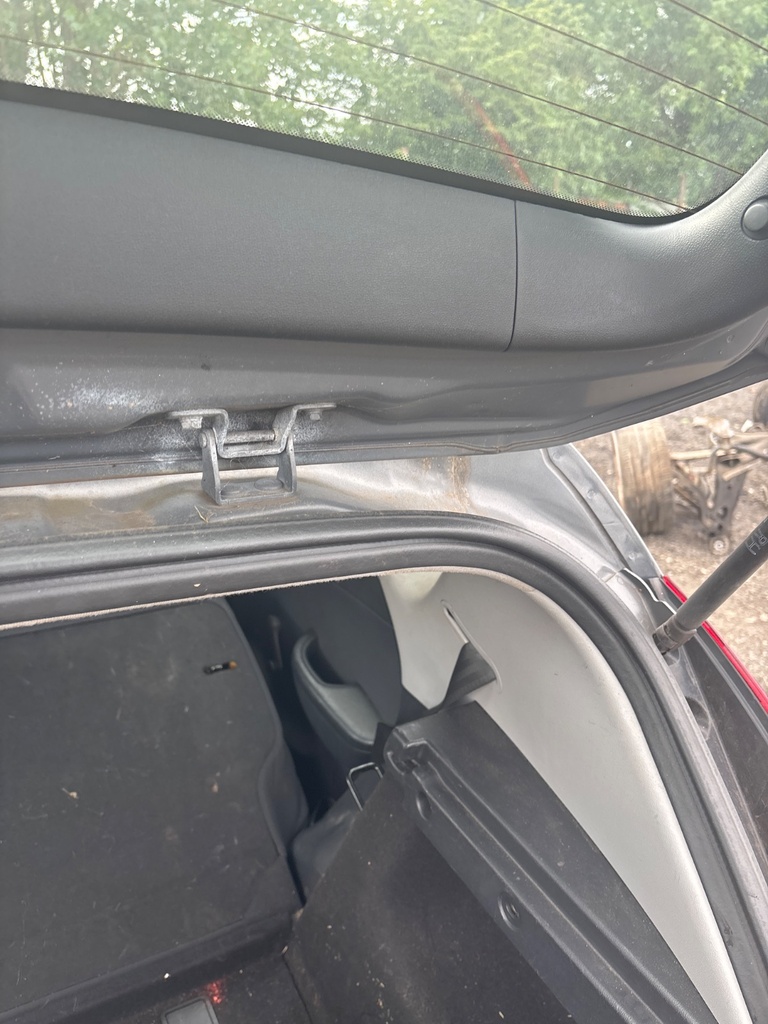 [EPE-112271] Bisagra portón trasero derecha 2010 Hyundai i30 COOL GRAY/STEEL GRAY COOL