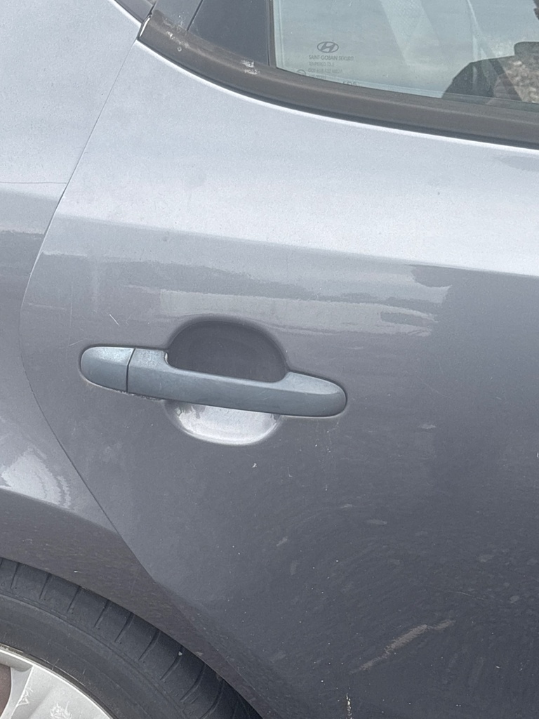 [EPE-112308] Tirador exterior puerta trasera derecha Hyundai i30 2010 COOL GRAY/STEEL GRAY