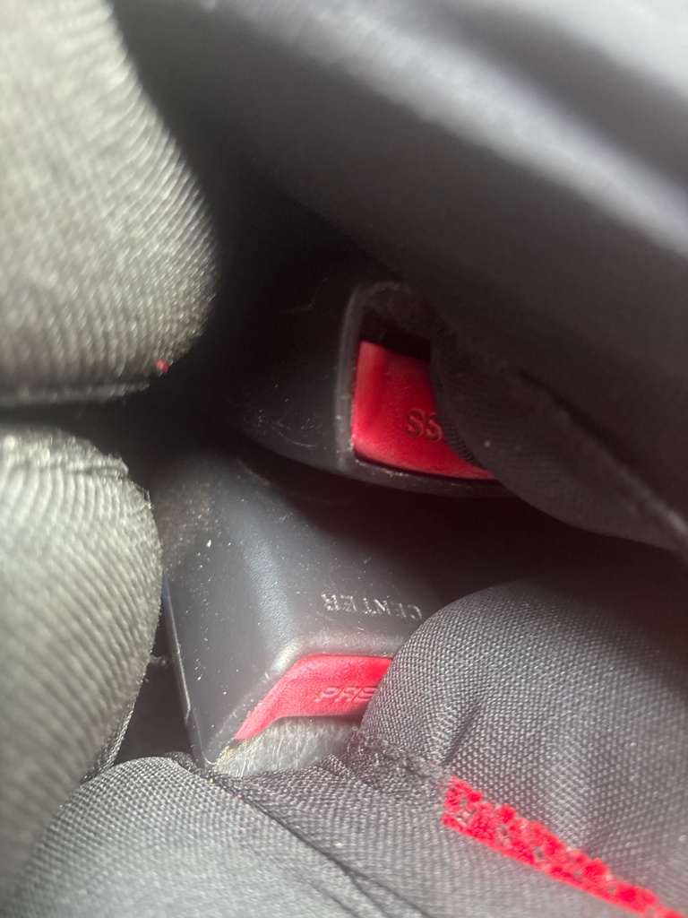 [EPE-112322] Cinturón de seguridad trasero stalk fila central LH Hyundai i30 1.4 2010