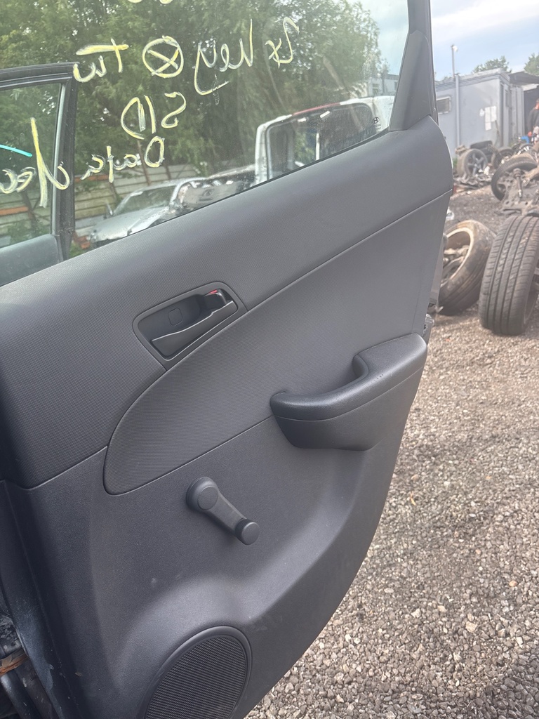 [EPE-112314] Pulsador elevalunas trasero derecho Hyundai i30 2010 COOL GRAY/STEEL GRAY COOL G4FA 80kW 109CV
