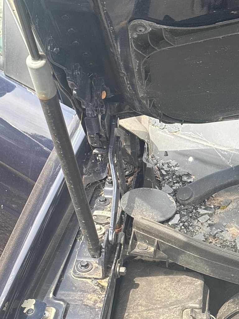 [EPE-112454] Bisagra del capó RH Mercedes-Benz SLK 890 MANUFAKTUR 2012