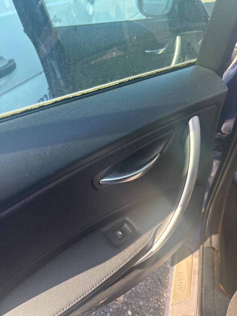 [EPE-112620] Tirador de puerta trasero interior izquierdo para BMW Serie 1 (E81/E82/E87/E88) 2009, color antracita (A51 montego blue)
