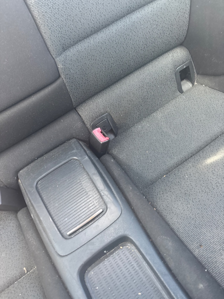 [EPE-112800] Cinturón de seguridad trasero Stalk Fila Central LH BMW 3er E92 2.0 320i 2008