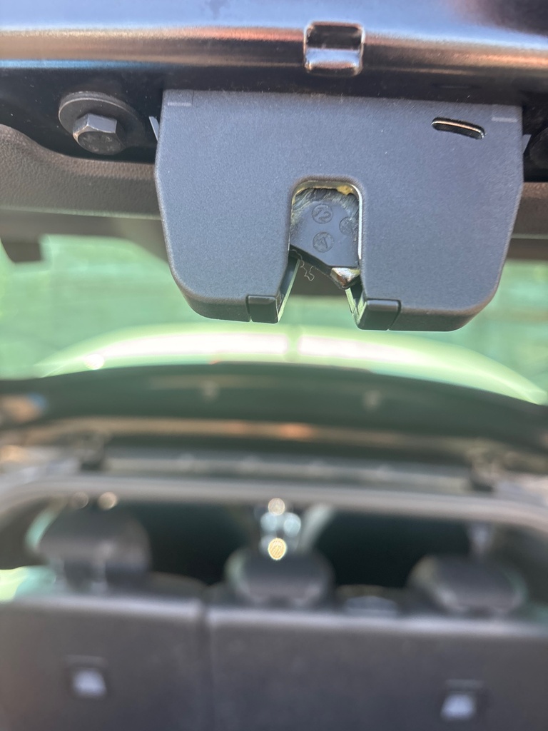 [EPE-112858] Mecanismo de cierre portón trasero 2013 Citroen DS3 KTV/KWF black pearl+opal