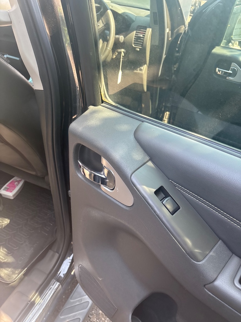 [EPE-113030] Tirador interior puerta trasera derecho Nissan Navara NP300 2012