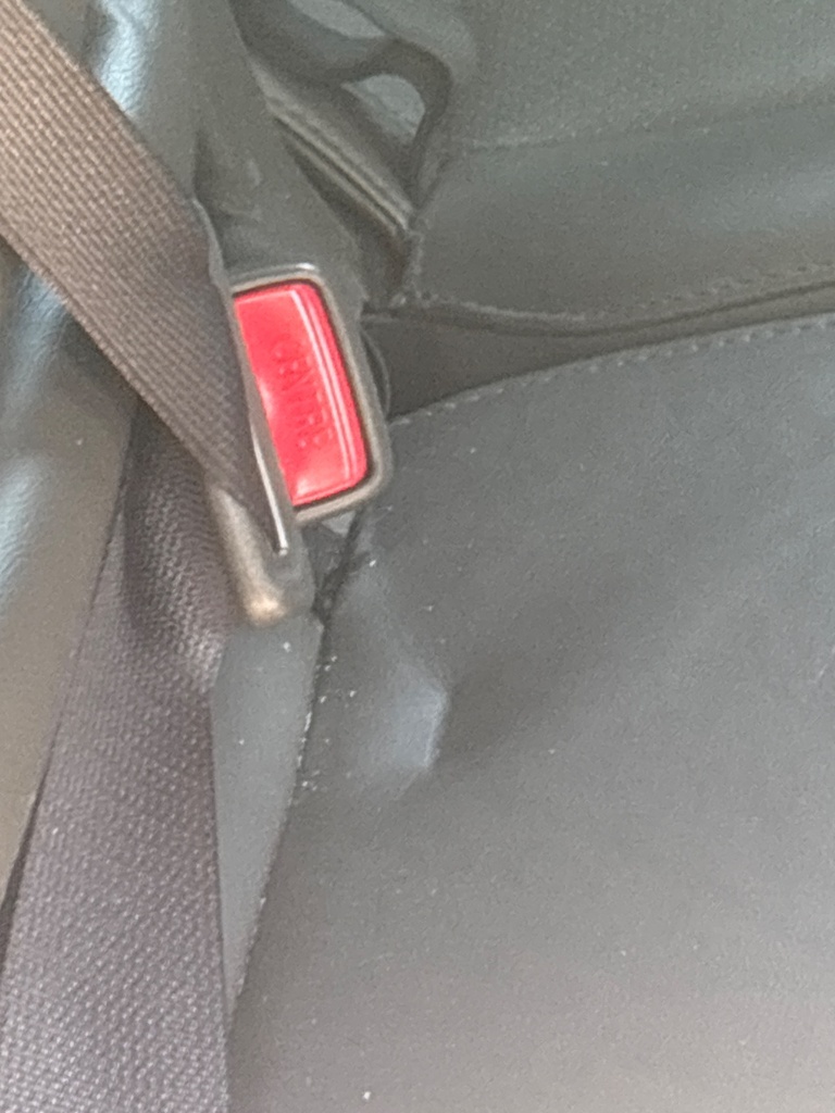 [EPE-113043] Cinturón de seguridad trasero Stalk Fila Central LH Nissan Navara NP300 2012