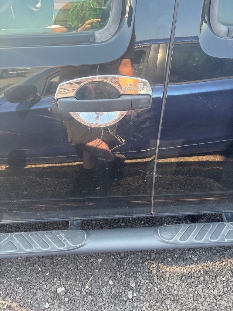 [EPE-113006] Tirador puerta delantero exterior izquierdo 2012 Nissan Navara NP300