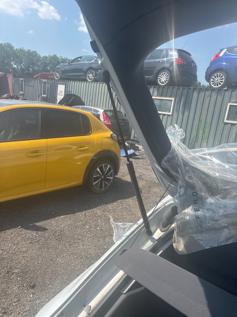 [EPE-113130] Amortiguador de portón trasero izquierdo para Audi A3 2013