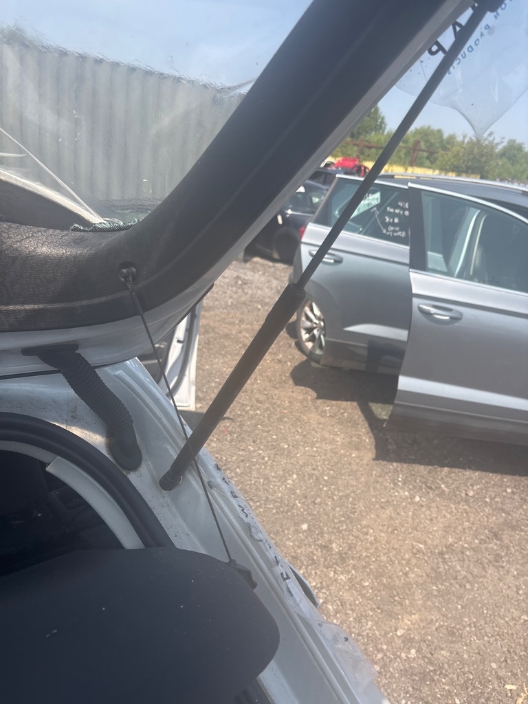 [EPE-113131] Amortiguador portón trasero derecho Audi A3 2013
