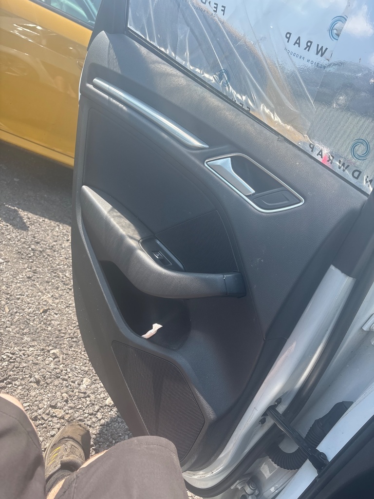 [EPE-113147] Elevalunas de puerta trasera izquierdo 2013 Audi A3 S9R white