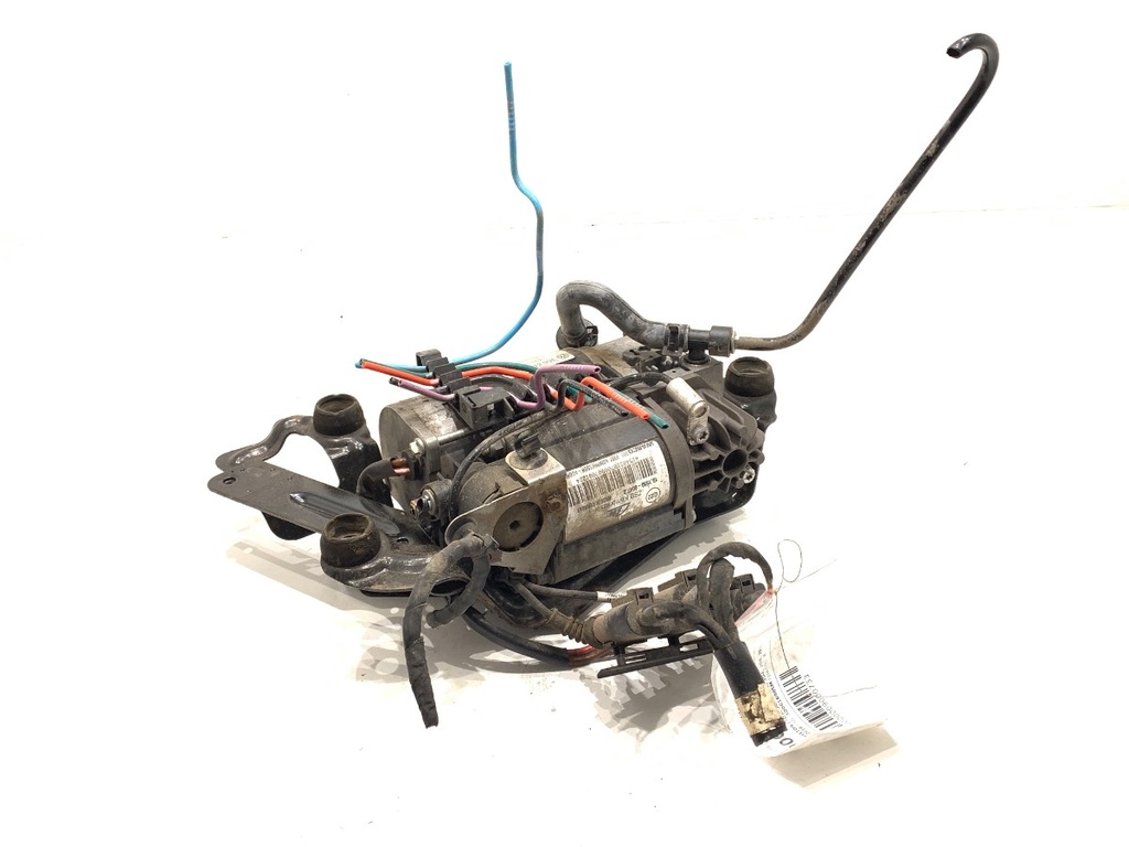 [STARK-900073] Bomba de suspensión VW Phaeton (3D1, 3D2, 3D3, 3D4, 3D6, 3D7, 3D8, 3D9) 2002-2016