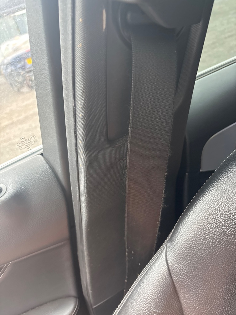 [EPE-113864] Embellecedor pilar B Mercedes C-Klasse W205 2.2 C 220 BlueTec d 2014