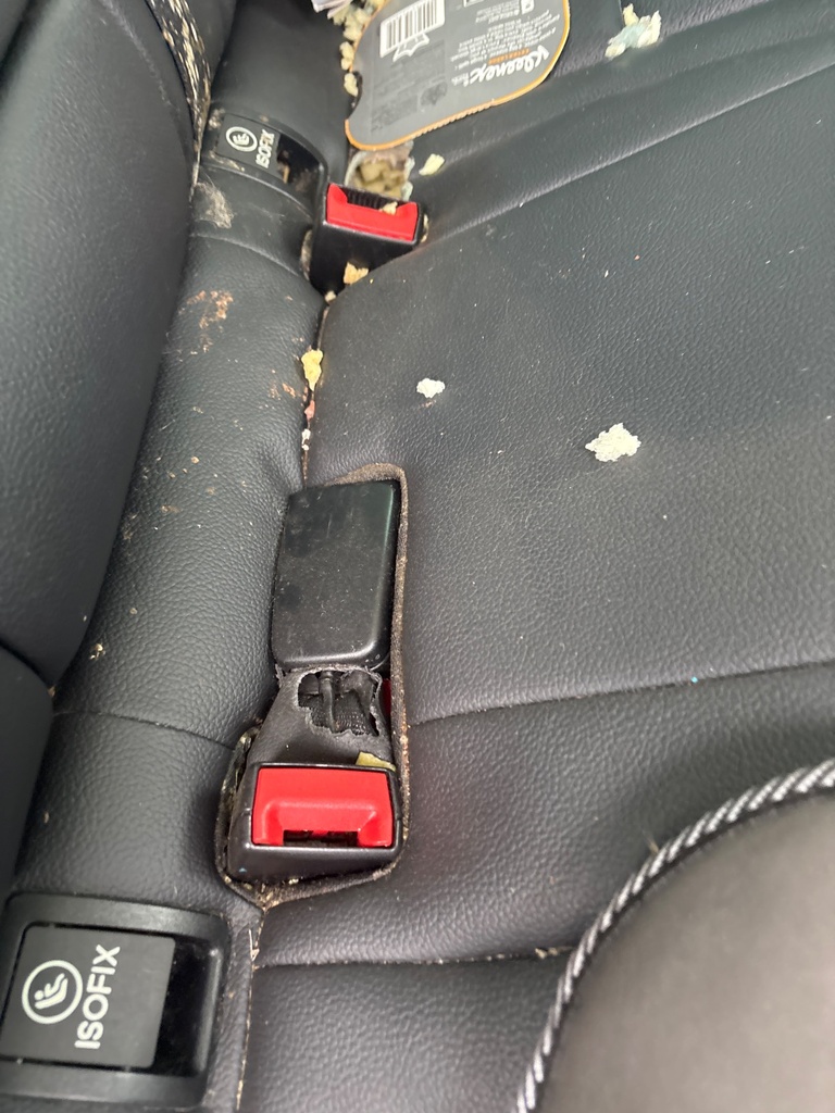 [EPE-113946] Cinturón de seguridad trasero central RH Mercedes C-Klasse W205 2014