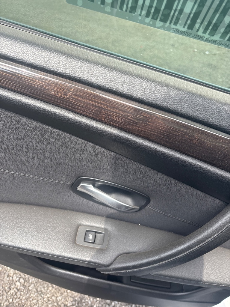 [EPE-114909] Tirador de puerta trasero interior izquierdo para BMW Serie 5 2009 (M57D30)