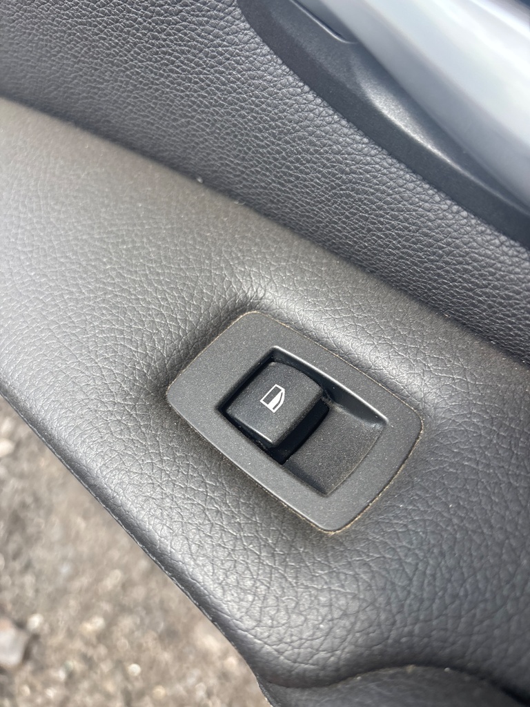[EPE-114916] Interruptor elevalunas eléctrico trasero izquierdo BMW Serie 5 2009