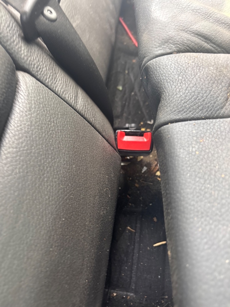 [EPE-114960] Cinturón de seguridad trasero Fila Central LH BMW 5 Series 535d 2009