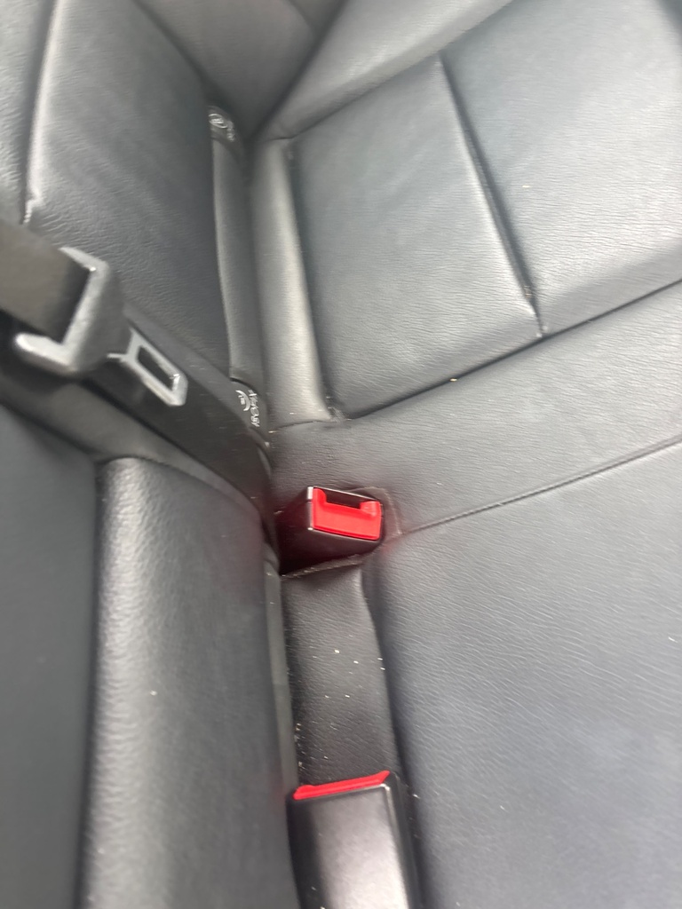 [EPE-115332] Cinturón de seguridad trasero Stalk Fila Central LH Mercedes-Benz E-Class 2009