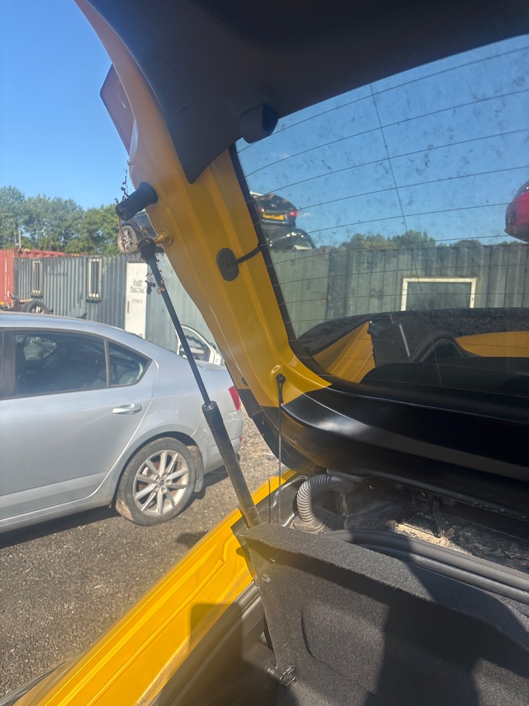 [EPE-118678] Amortiguador de portón trasero izquierdo Peugeot 208 II 2022