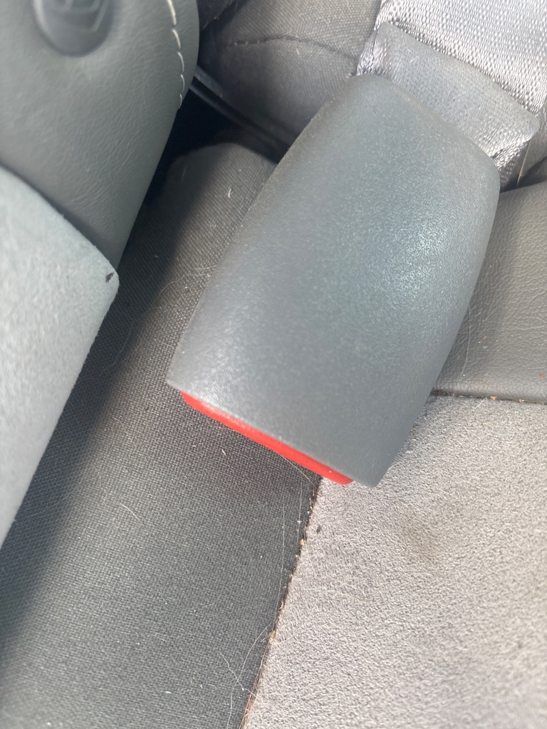 [EPE-119496] Cinturón de seguridad trasero Stalk Fila Central RH Jeep Grand Cherokee 2007