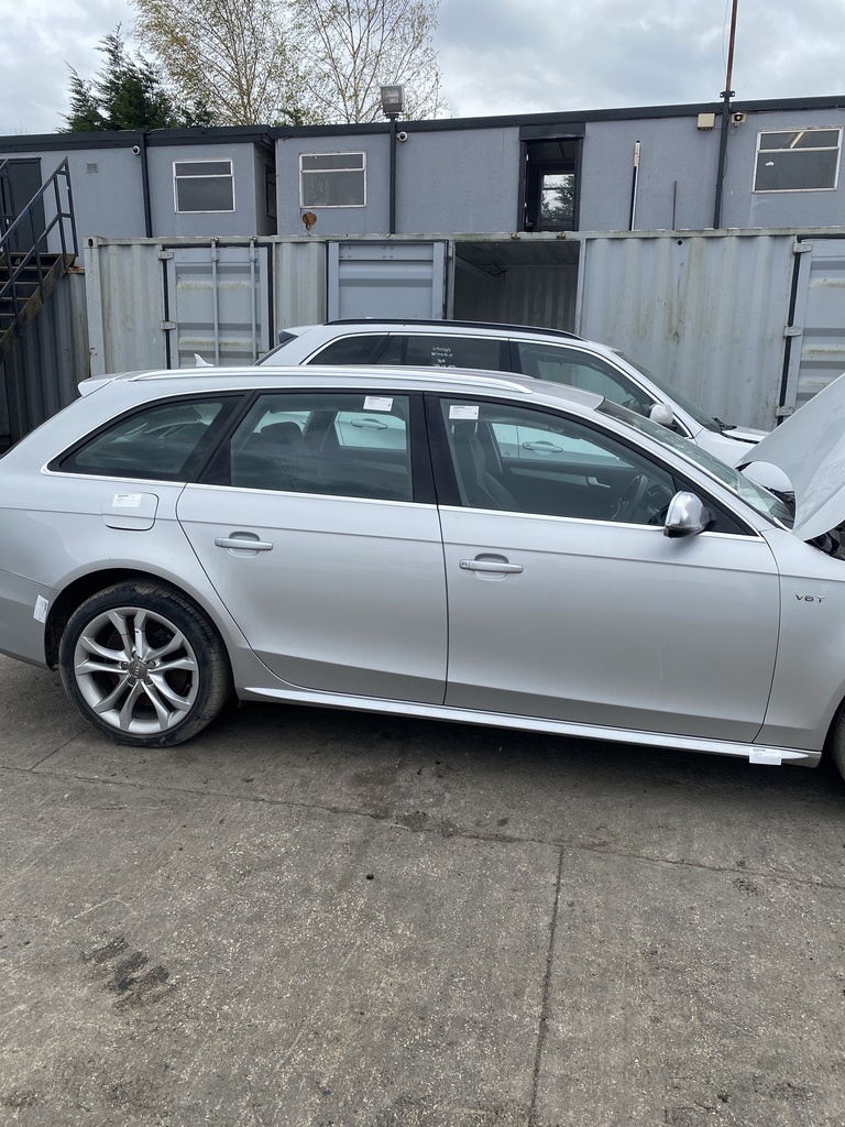 [EPE-100989] Puerta delantera derecha AUDI A4 B8 Avant S4