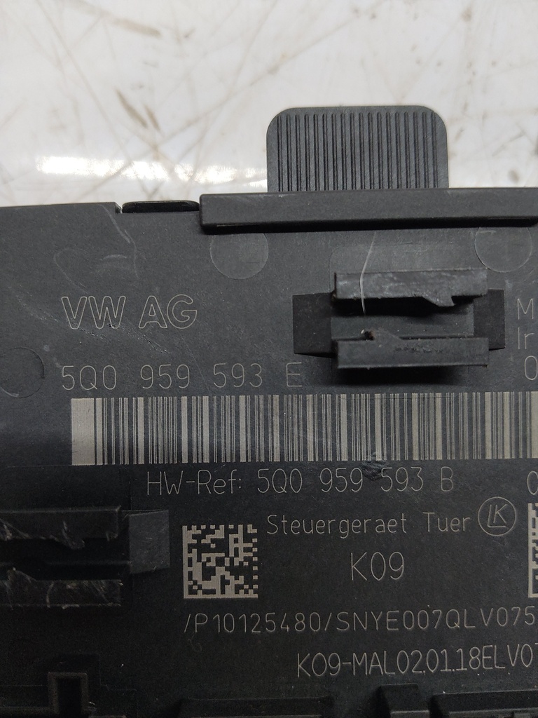 [MTD-510491] Unidad de control de puerta delantera derecha Audi A3 8VM 2.0 quattro DJHA DJH 5Q0959593E