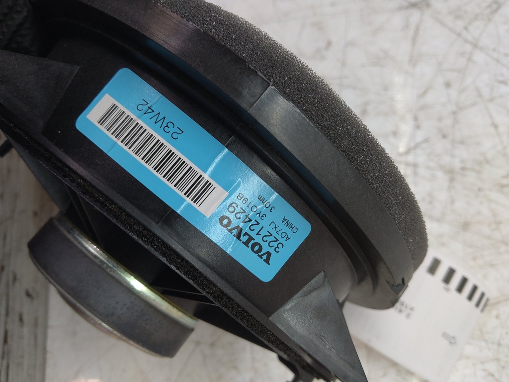[MTD-514033] Altavoz trasero derecho Volvo XC60 II B4 2.0 Mild-Hybrid D420T8 32212429