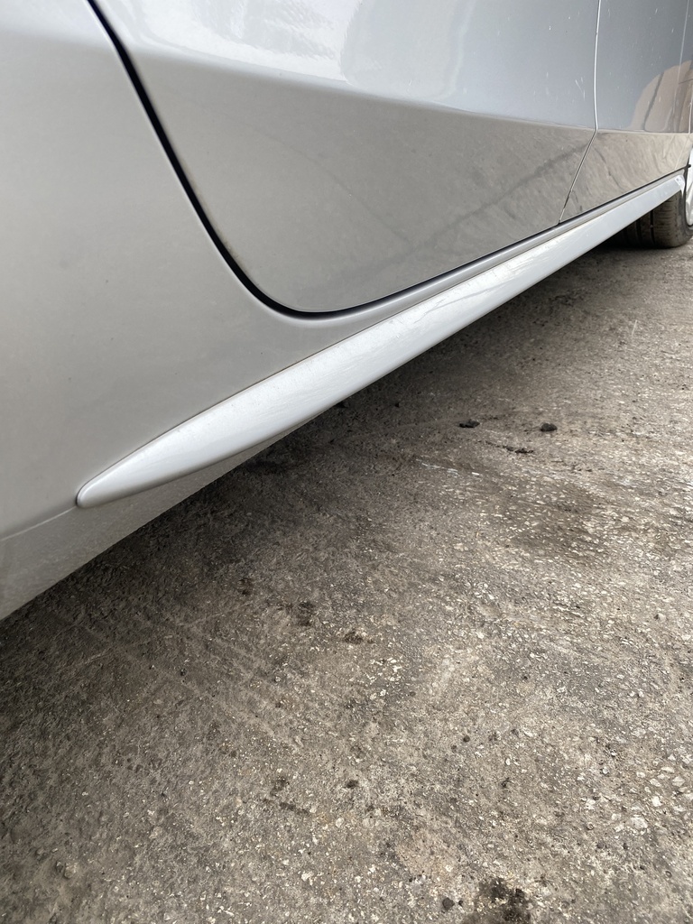 [EPE-100991] Faldón lateral derecho AUDI A4 B8 Avant S4